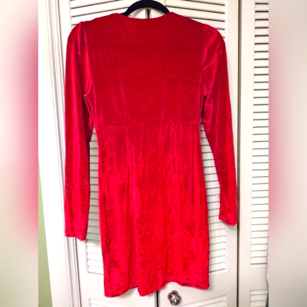 Suzanne Betro Red Crushed Velvet Dress Small Long Sleeved Loop hole buttons NWT - Picture 3 of 10